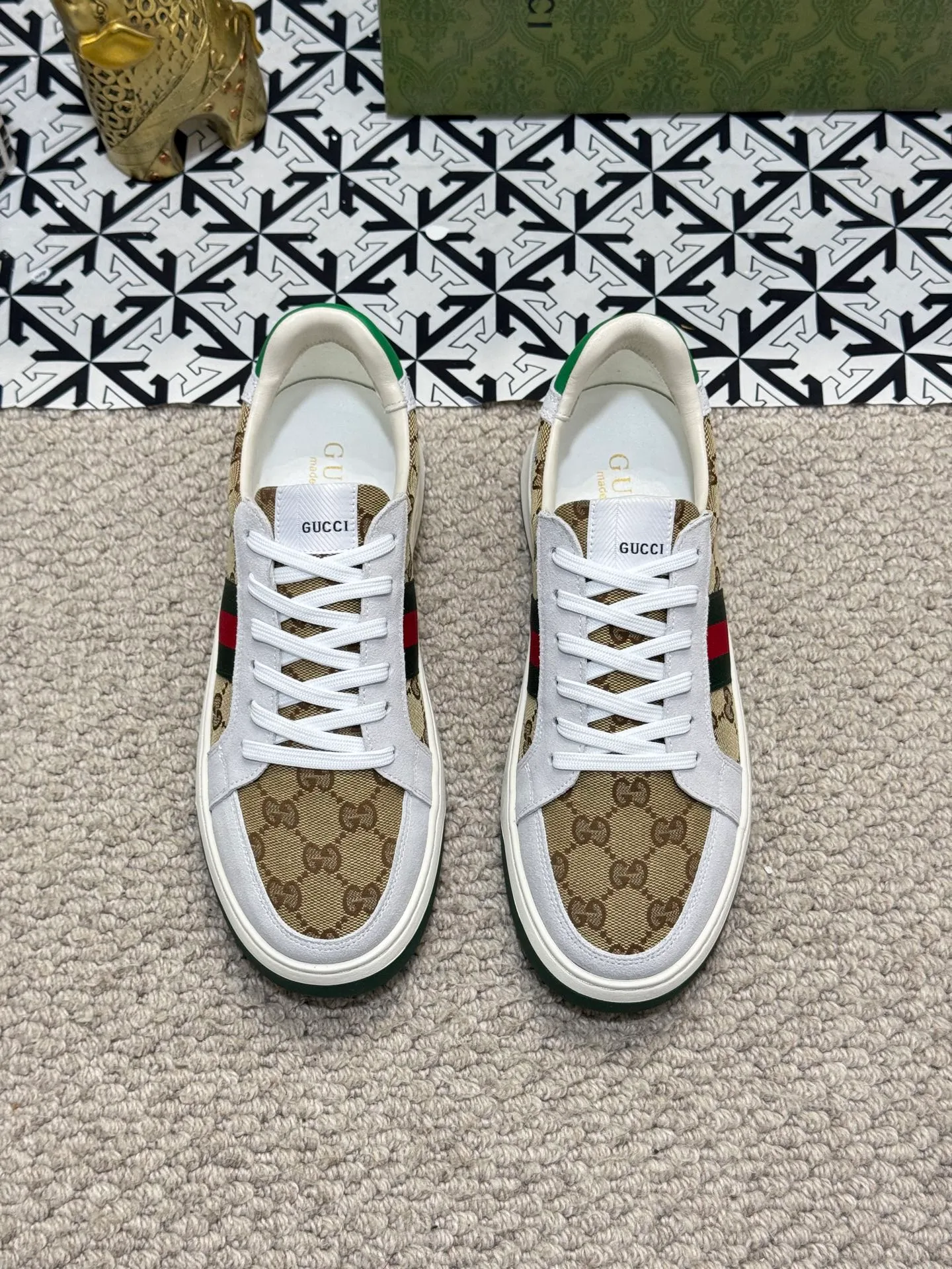 Men's shoes 💰400 [New model] 🪳🪳Gucci─Gucci classic. Gucci purchase level, comparable to genuine products without pressure, colorful style prevails, really looks good on the feet, original leather imported from Italy, the texture is amazing! Lasting technology, first-layer sheepskin lining imported from Italy, highly recommended product, a must-see, high quality will definitely satisfy you! Size: 38-44 (45 customized